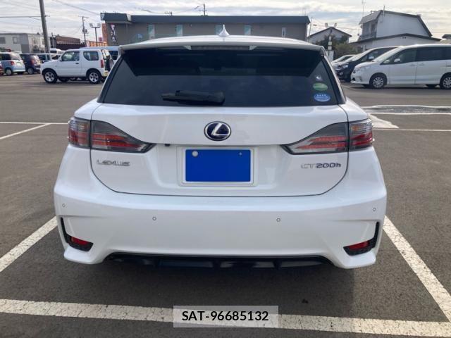 Lexus CT 2015-06 5870758-3