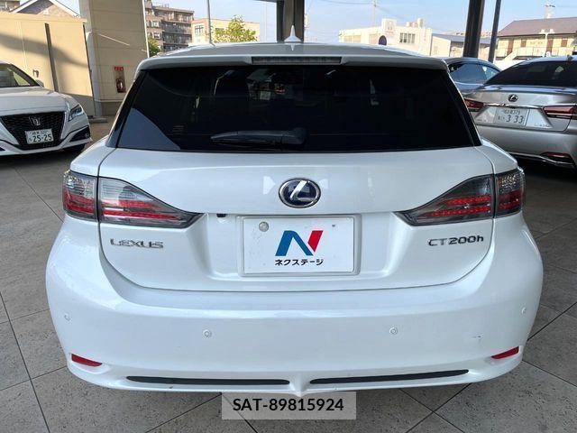 Lexus CT 2013-12 6216325-14