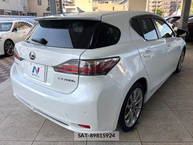 Lexus CT 2013-12 6216325-16