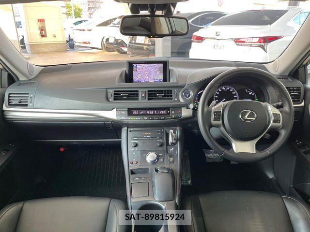 Lexus CT 2013-12 6216325-1