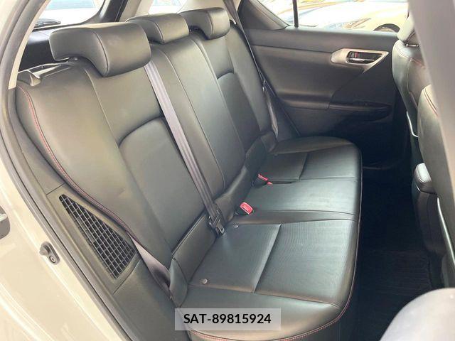 Lexus CT 2013-12 6216325-8