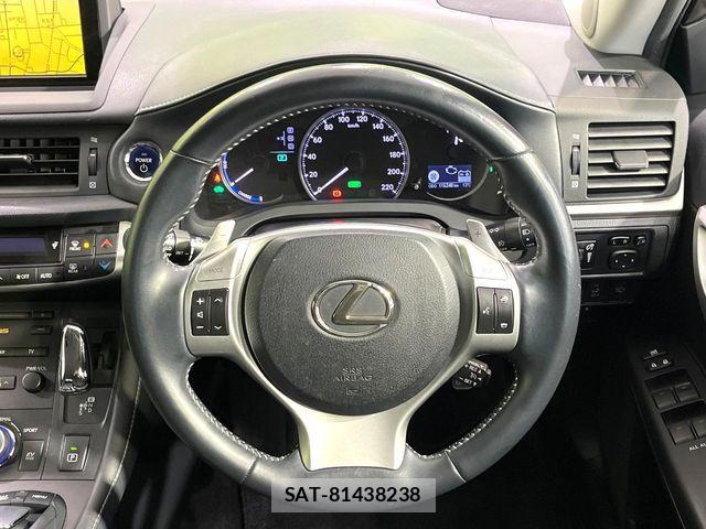 Lexus CT 2011-09 6264797-11