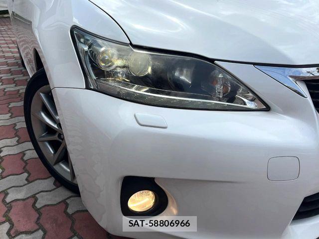 Lexus CT 2013-05 6612762-11