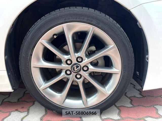 Lexus CT 2013-05 6612762-12