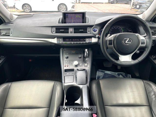 Lexus CT 2013-05 6612762-1