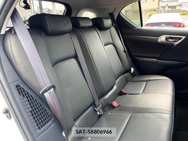 Lexus CT 2013-05 6612762-8