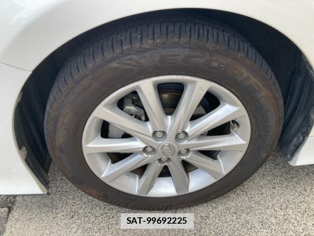 Lexus CT 2012-02 6612763-9