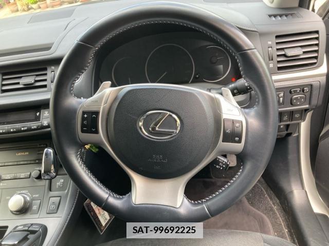 Lexus CT 2012-02 6612763-12
