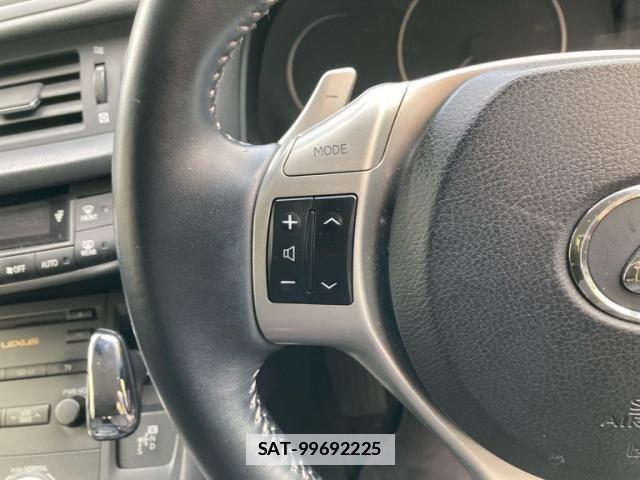 Lexus CT 2012-02 6612763-13