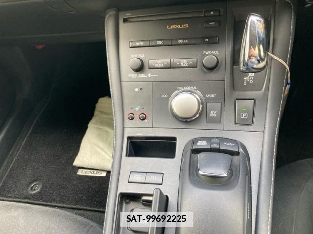 Lexus CT 2012-02 6612763-20