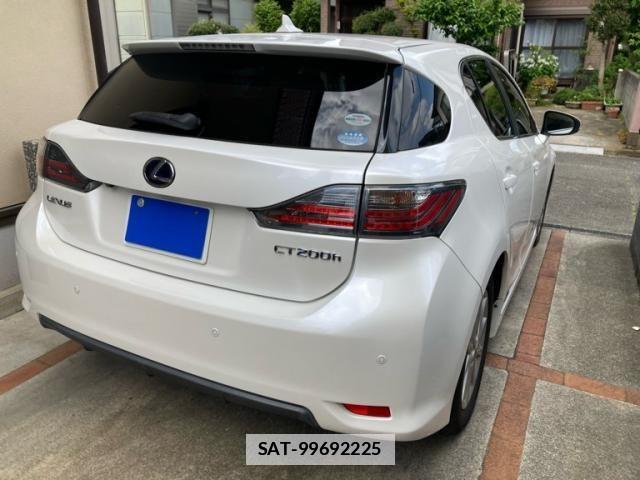 Lexus CT 2012-02 6612763-5