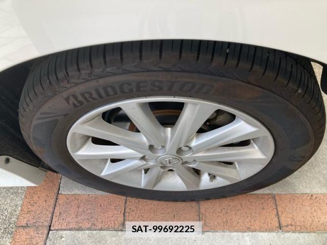 Lexus CT 2012-02 6612763-8
