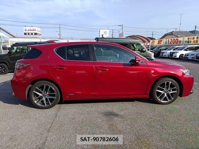 Lexus CT 2017-06 6676641-11