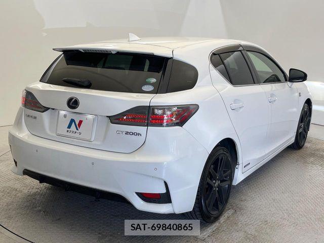 Lexus CT 2015-02 6815674-15