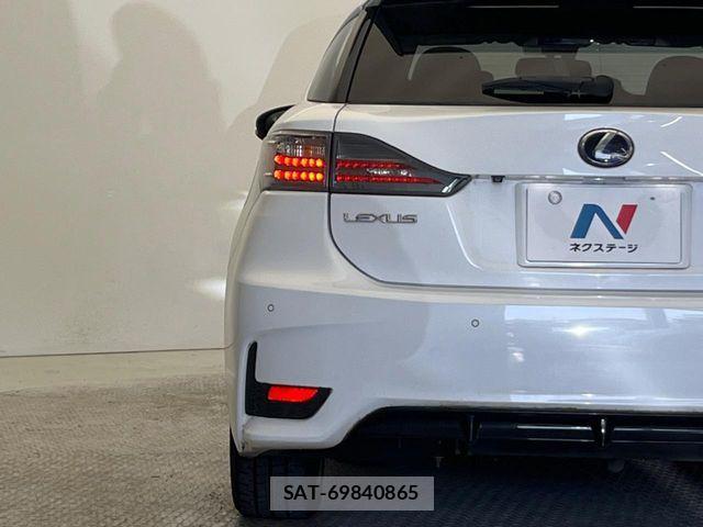 Lexus CT 2015-02 6815674-1