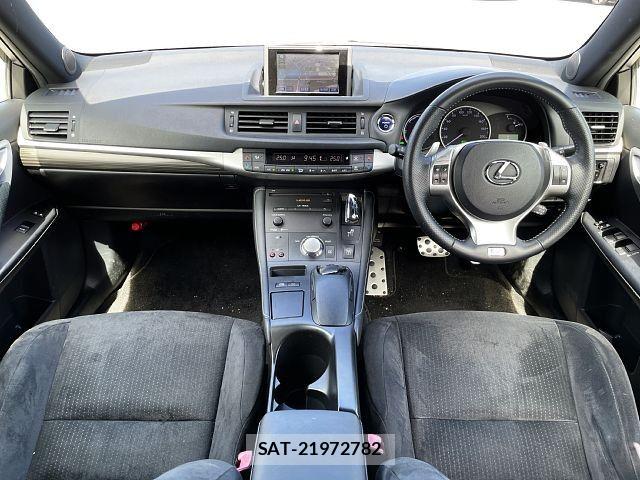 Lexus CT 2012-11 6907633-1