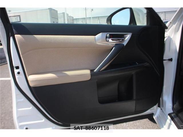 Lexus CT 2020-02 6907634-26