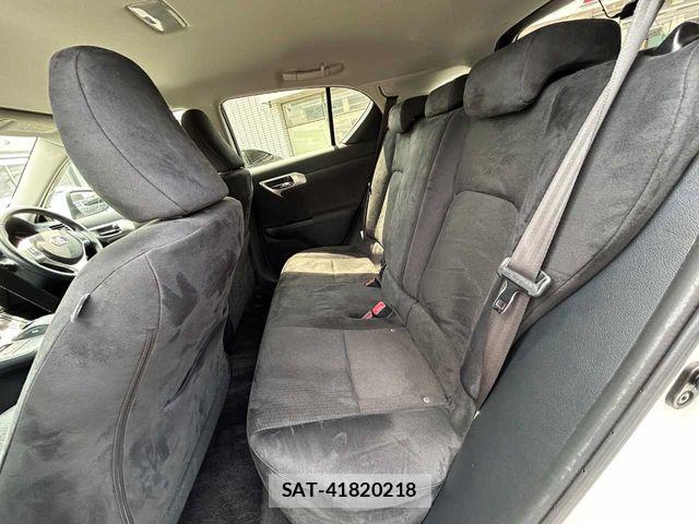 Lexus CT 2011-06 6907637-20