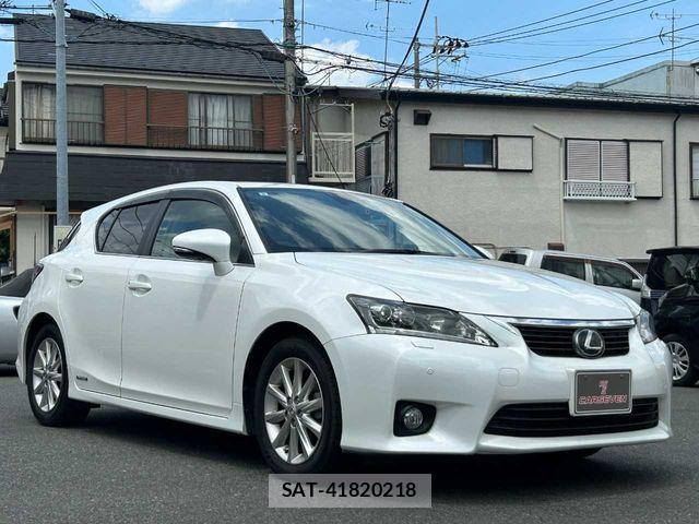 Lexus CT 2011-06 6907637-27