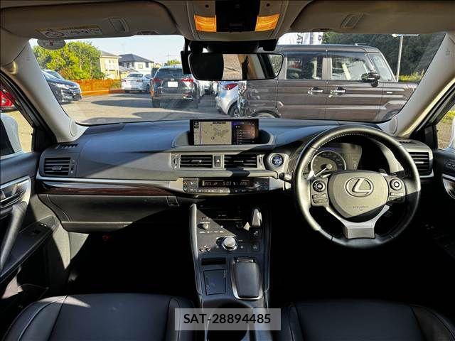 Lexus CT 2018-04 6907631-1