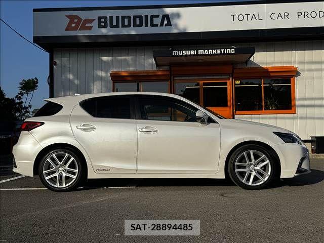 Lexus CT 2018-04 6907631-6