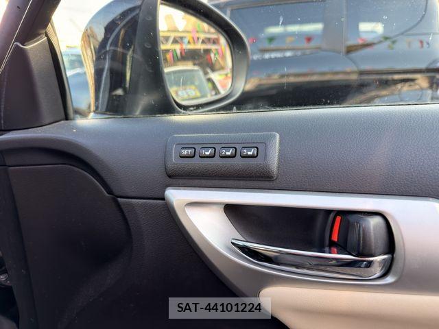 Lexus CT 2012-06 7220862-12
