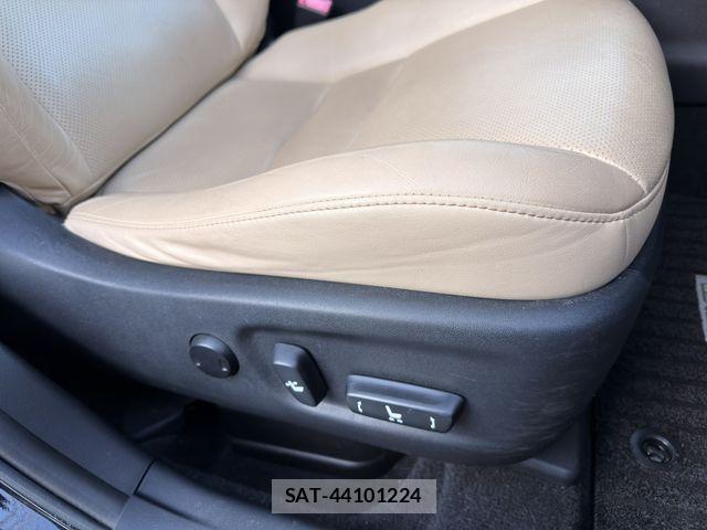 Lexus CT 2012-06 7220862-15
