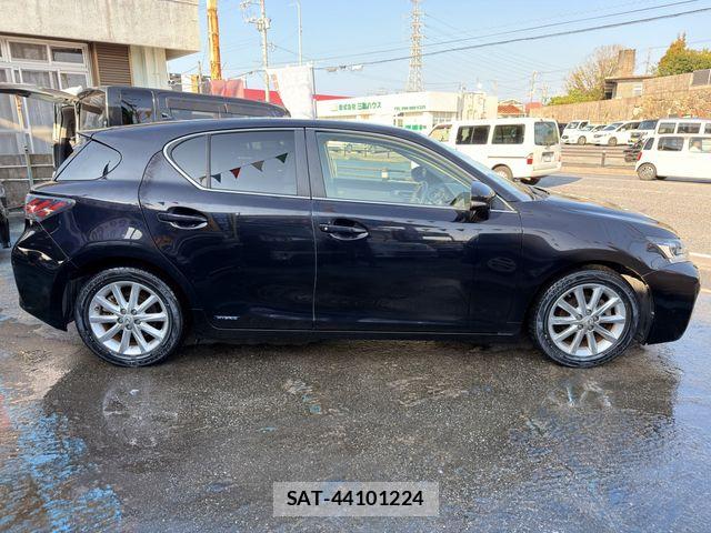 Lexus CT 2012-06 7220862-3