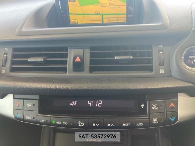Lexus CT 2011-03 7220858-21