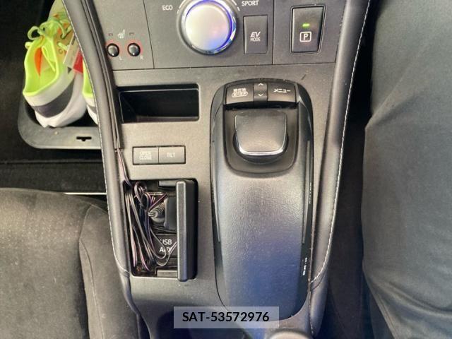 Lexus CT 2011-03 7220858-23