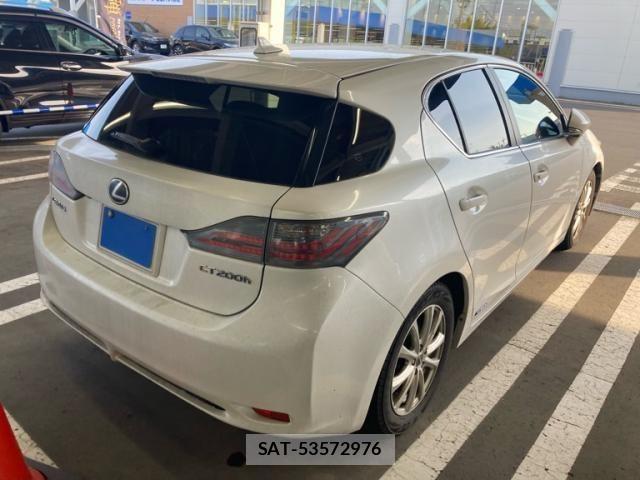 Lexus CT 2011-03 7220858-4