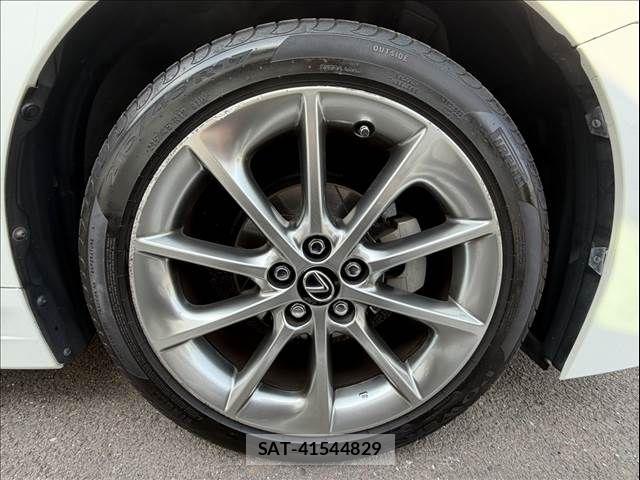 Lexus CT 2013-06 7220863-12