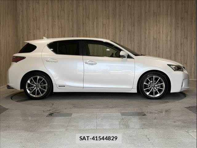 Lexus CT 2013-06 7220863-15