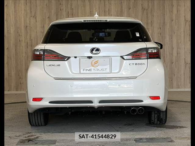 Lexus CT 2013-06 7220863-17