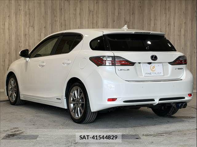 Lexus CT 2013-06 7220863-18