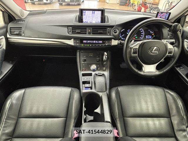 Lexus CT 2013-06 7220863-2
