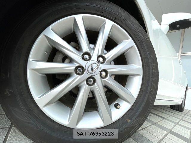 Lexus CT 2013-02 7220860-12