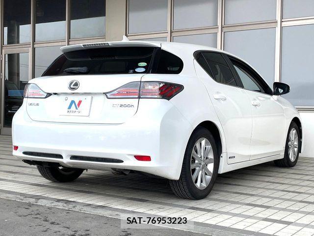 Lexus CT 2013-02 7220860-16