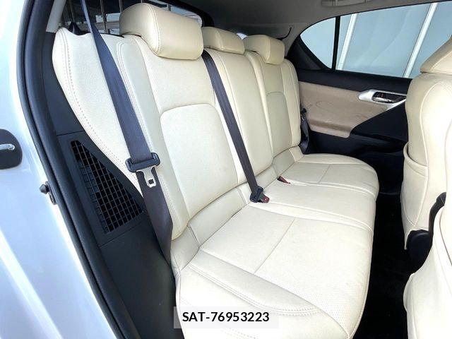 Lexus CT 2013-02 7220860-8