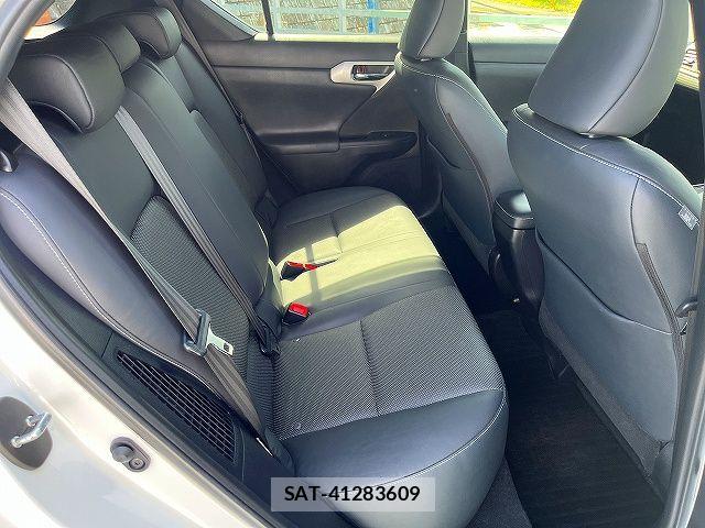 Lexus CT 2011-08 7220859-9