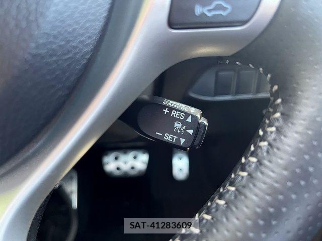 Lexus CT 2011-08 7220859-16