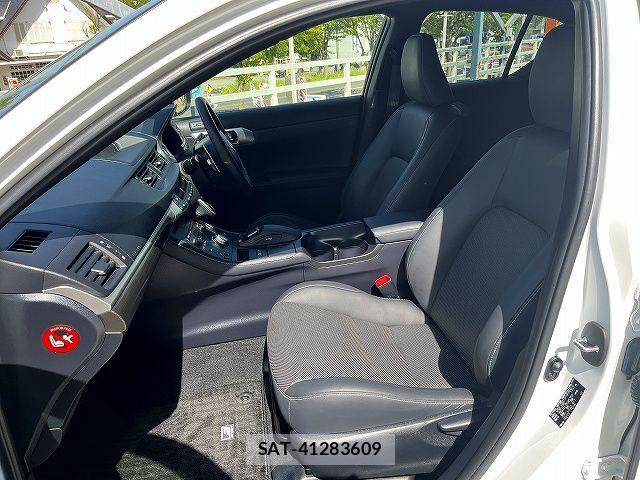 Lexus CT 2011-08 7220859-18