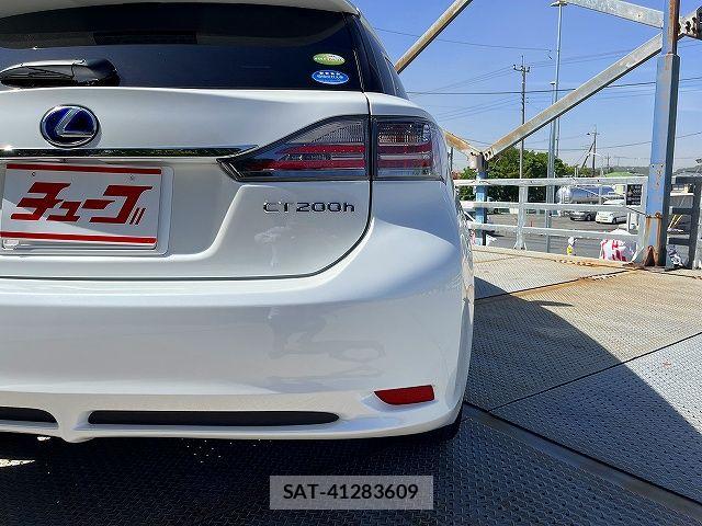 Lexus CT 2011-08 7220859-25
