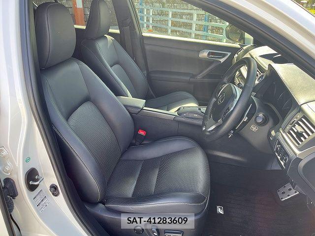 Lexus CT 2011-08 7220859-3