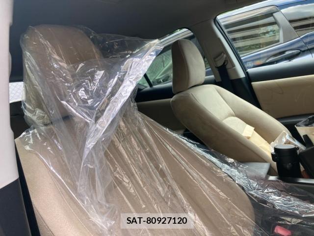 Lexus CT 2011-06 7251308-12