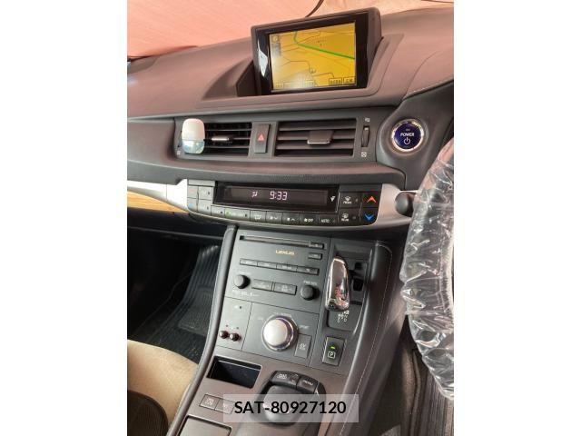 Lexus CT 2011-06 7251308-16