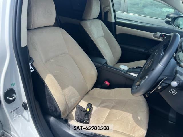 Lexus CT 2014-05 7327998-15
