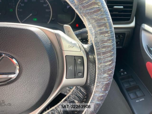 Lexus CT 2011-08 7327996-11