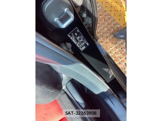 Lexus CT 2011-08 7327996-21