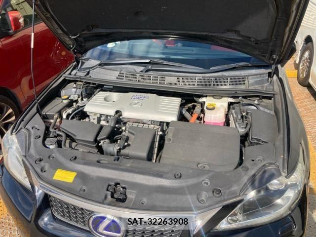 Lexus CT 2011-08 7327996-22